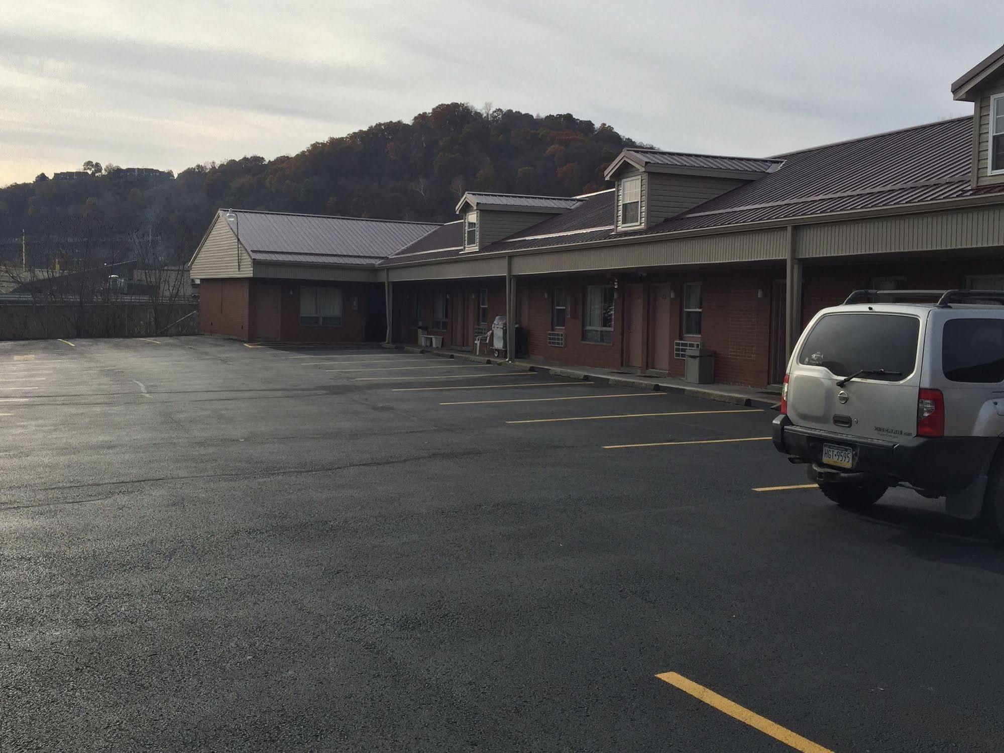 Valley Motel Pittsburgh Harmarville Eksteriør bilde